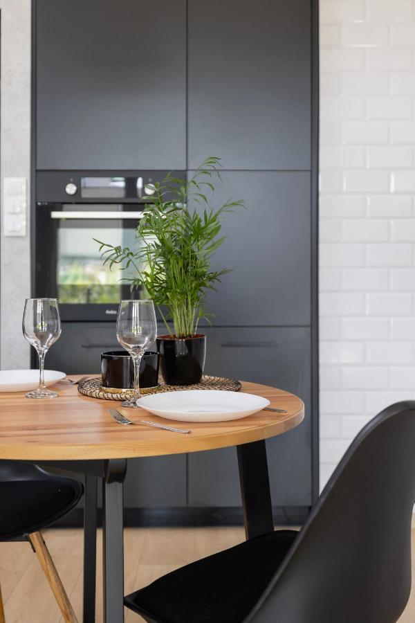 Krakow Studio With Parking & Terrace Near Zalew Bagry By Renters Prestige Bagian luar foto